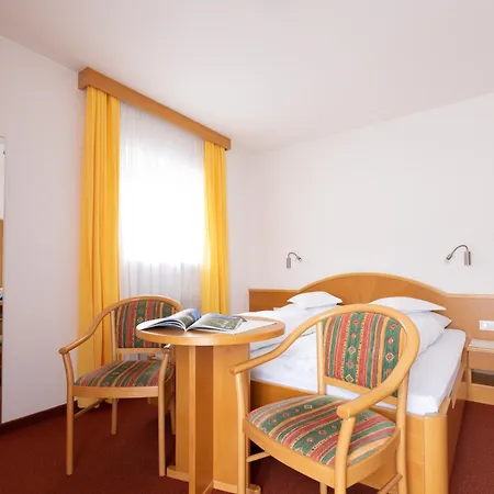 Garni Juval 2* Tirolo